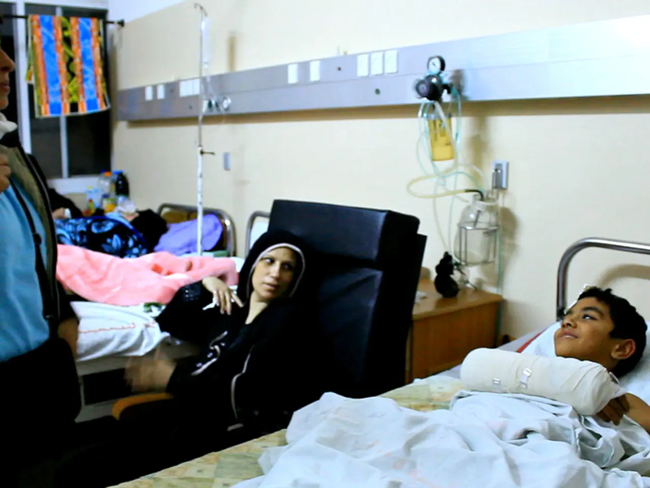 Enhancing IT and Security Procedures in Healthcare through Observability Techniques