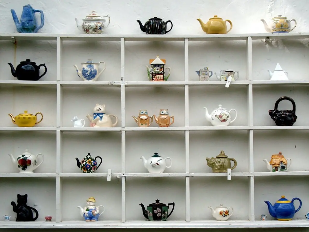 Unveiled colors for the upcoming Pixel 10 models hint at storage variations