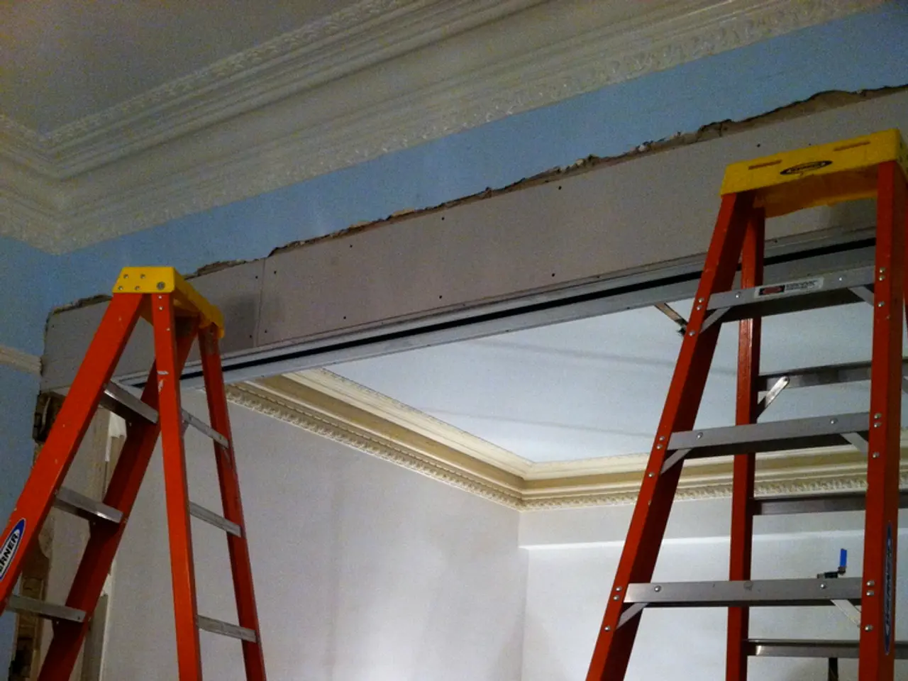 Working Principle of Mixed Reality: An Examination of the Technology