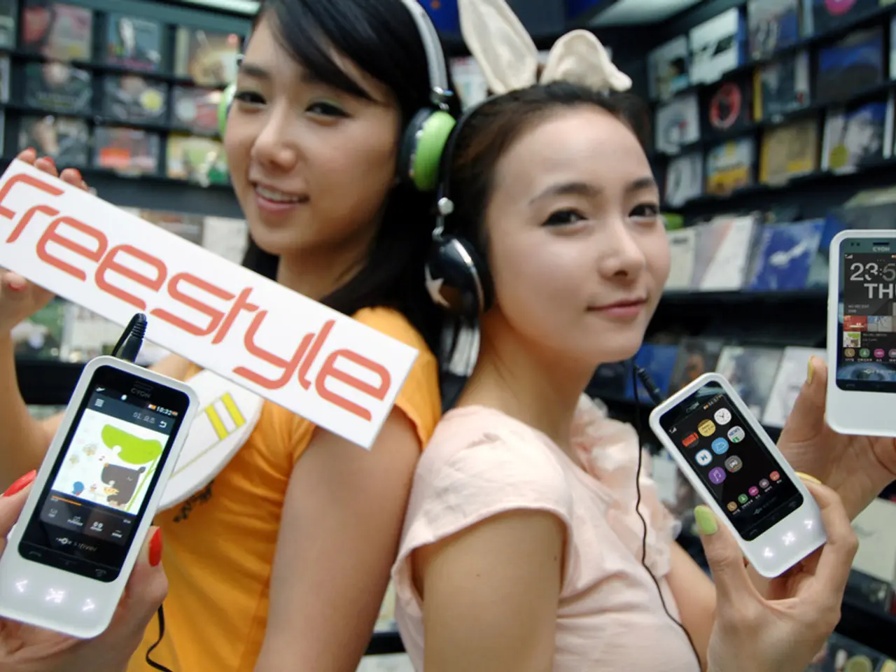 To determine the thinnest foldable device, measurements were taken for the Samsung Galaxy Z Fold 7,...