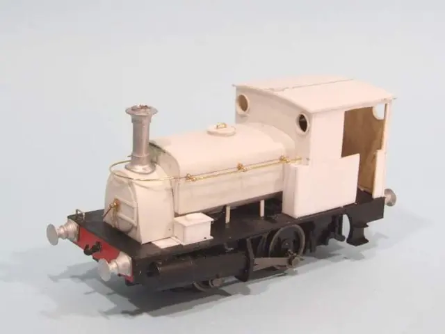 Rare, unique locomotive switcher makes its way to Haapsalu's fresh museum location.