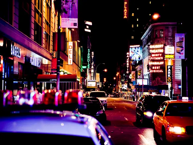 Border tower in Berlin up for auction