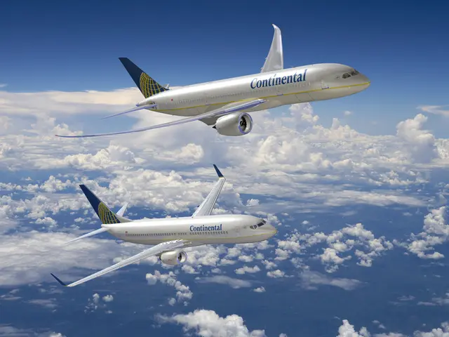 Air India AN171 experienced a dual engine malfunction, captured on video.