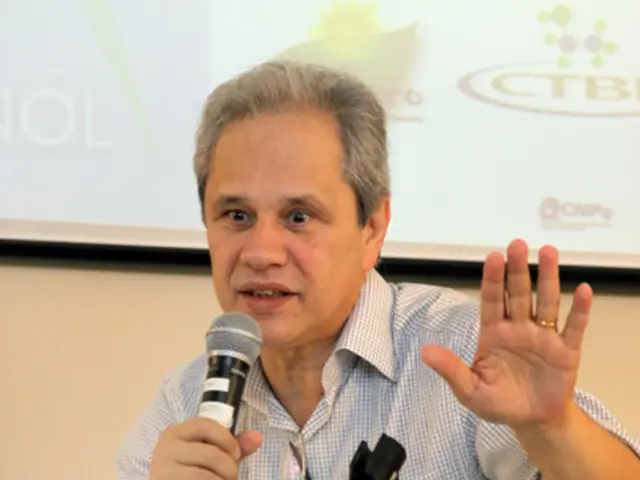 Meta and Oakley display cutting-edge smart eyewear for athletic pursuits