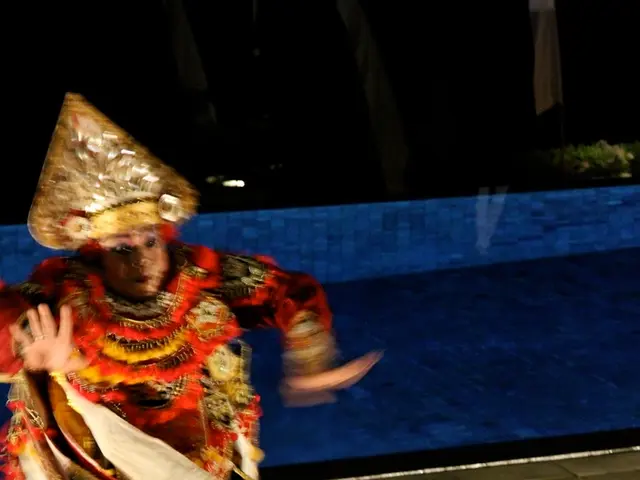 Hurrying to catch your university class? Check out this essential kit every college student should...