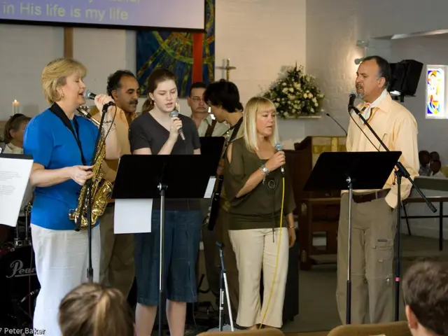 Giphy Integration for BuddyPress Amplifies Activity Streams with Animated Graphics