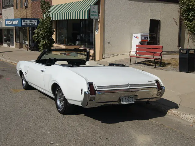 Decline in car insurance costs records speediest drop, benefiting motorists significantly